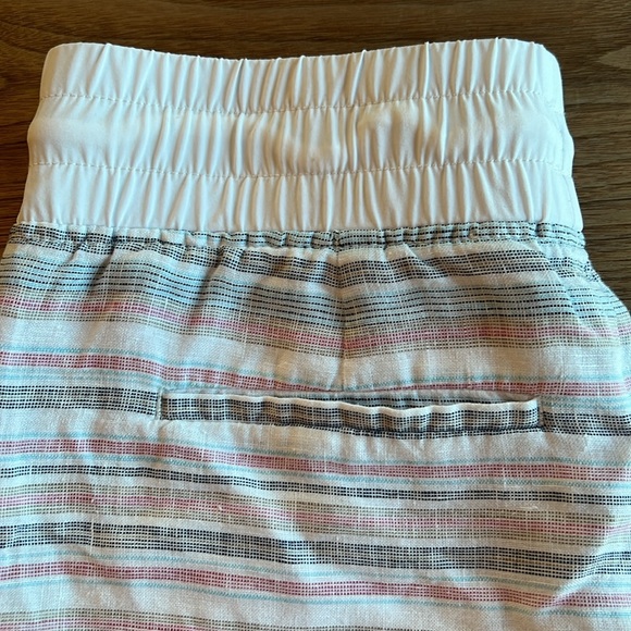 Athleta linen white striped beach shorts size 4 Almost new - Picture 7 of 10